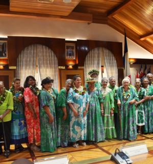 Les vana'a et la présidente du CESEC