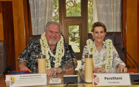 Moetai BROTHERSON, Président de la Polynésie française et Maiana BAMBRIDGE, Présidente du CESEC
